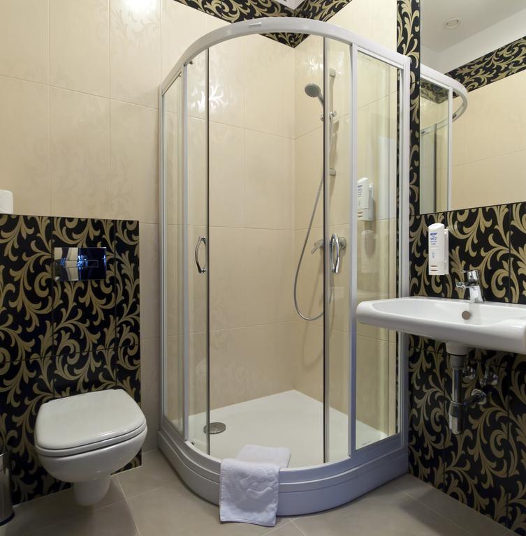 Hotel Oriza Gdów Eksteriør billede